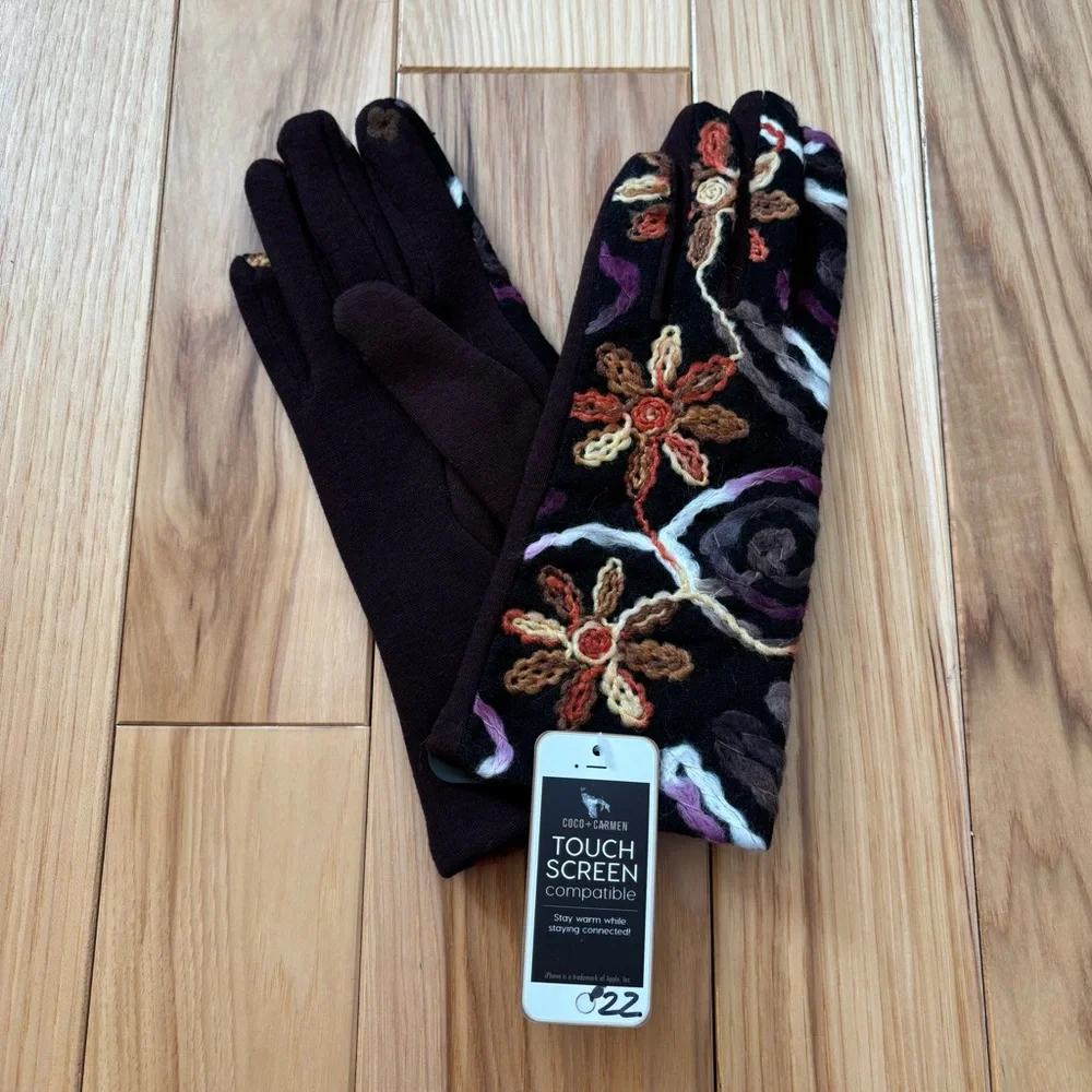 NEW Coco & Carmen Boho Floral Embroidered Touch Screen Compatible Gloves